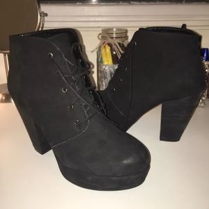 Steve Madden Raspy Platform Ankle Booties size 9